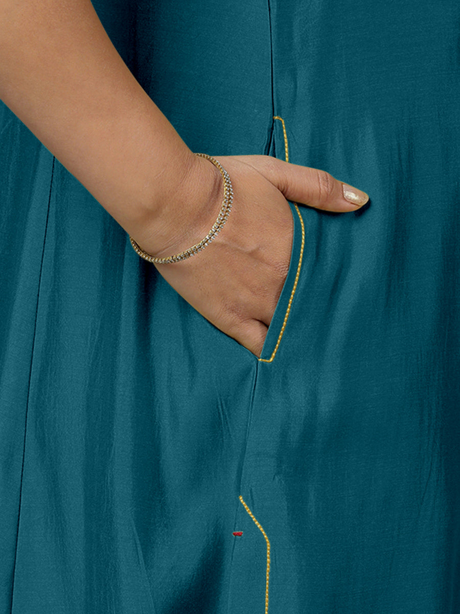 Sameera x Rozaana Kurta, in Blue Viscose, featuring sleeveless and jewel neckline, made for daily & work (view 4).