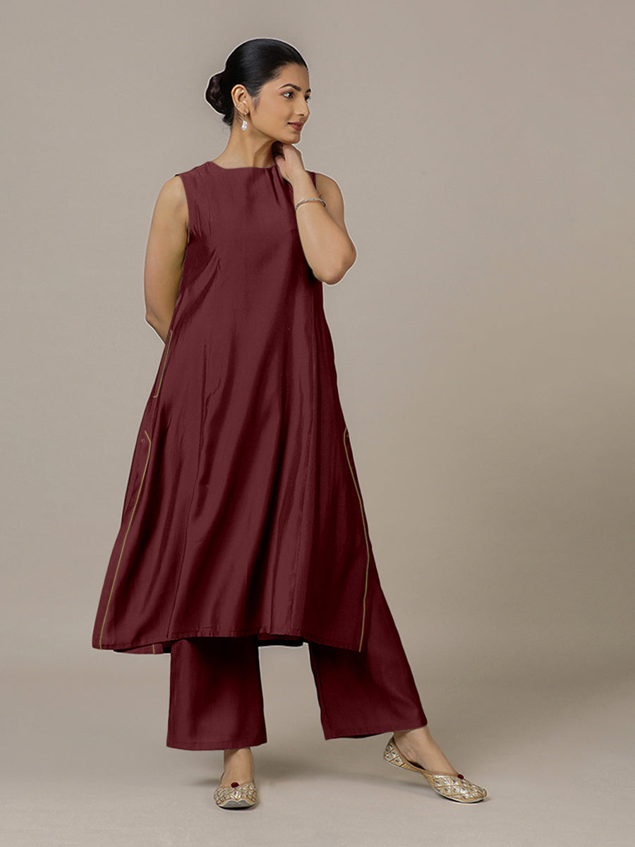 Sameera x Rozaana Kurta, in Maroon Viscose, featuring sleeveless and jewel neckline, made for daily & work (view 8).