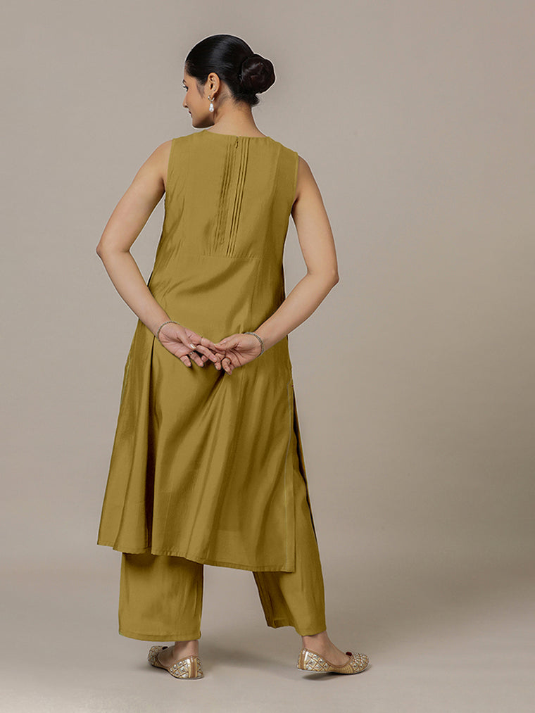 Sameera x Rozaana Kurta, in Yellow Viscose, featuring sleeveless and jewel neckline, made for daily & work (view 2).