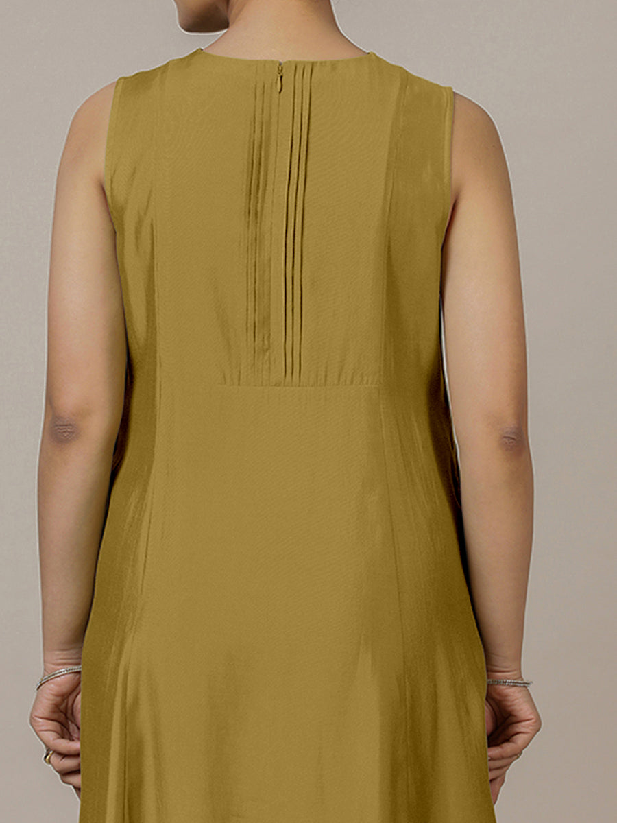 Sameera x Rozaana Kurta, in Yellow Viscose, featuring sleeveless and jewel neckline, made for daily & work (view 3).