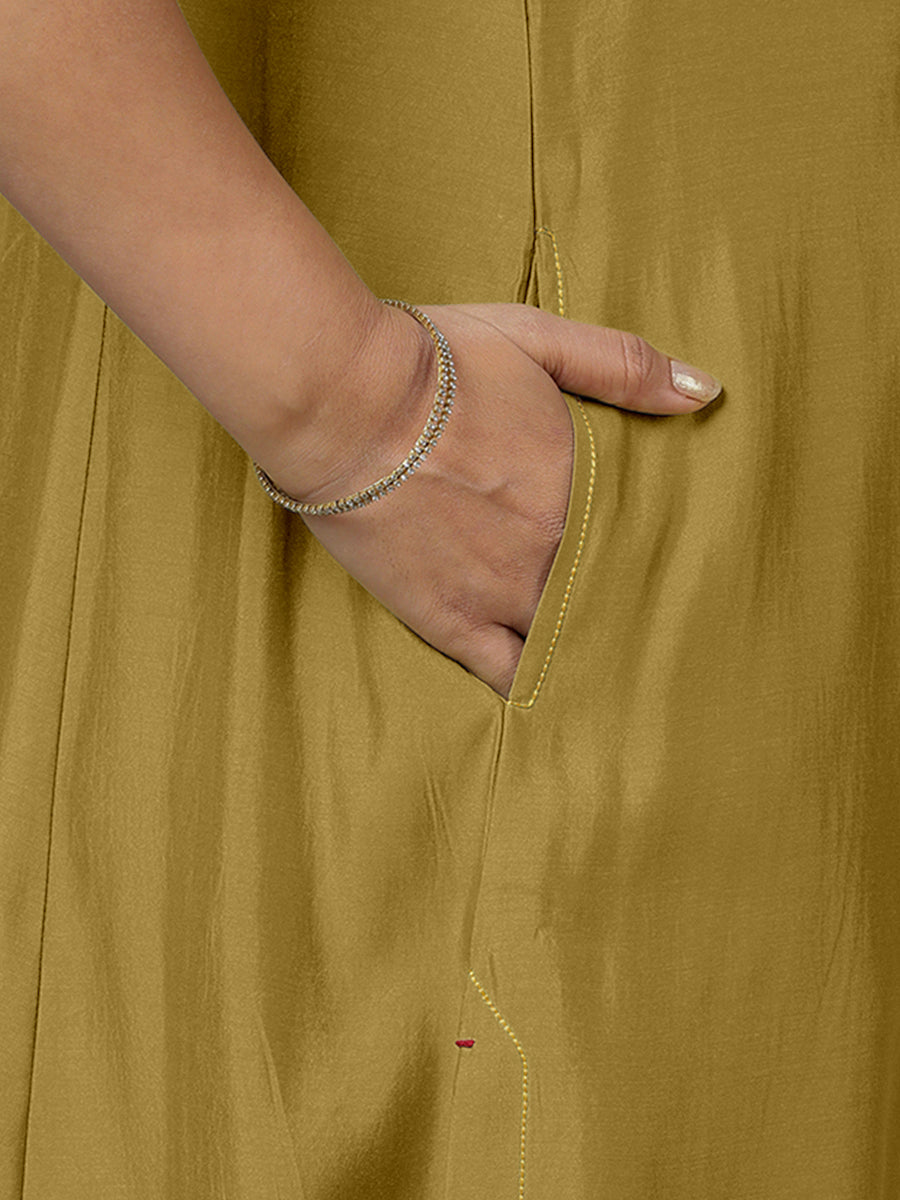 Sameera x Rozaana Kurta, in Yellow Viscose, featuring sleeveless and jewel neckline, made for daily & work (view 4).