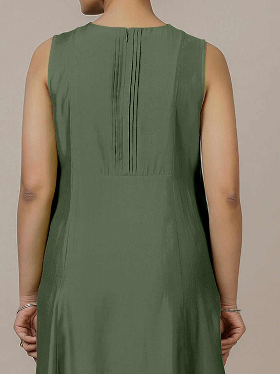 Sameera x Rozaana Kurta, in Green Viscose, featuring sleeveless and jewel neckline, made for daily & work (view 3).