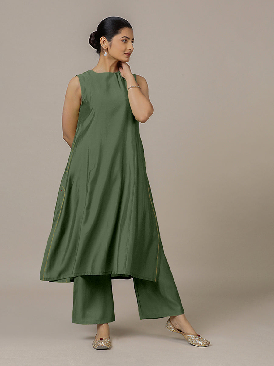Sameera x Rozaana Kurta, in Green Viscose, featuring sleeveless and jewel neckline, made for daily & work (view 8).