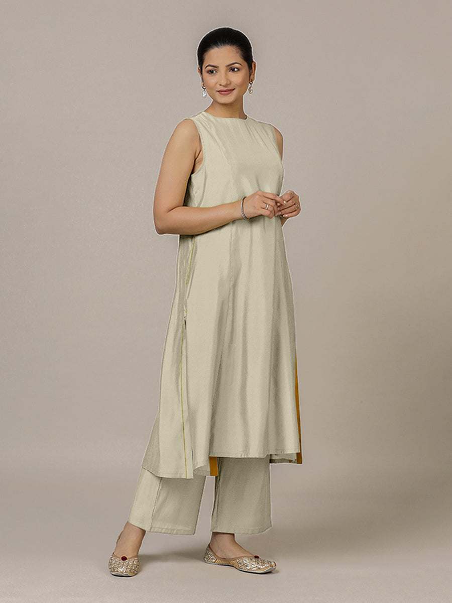 Sameera x Rozaana Kurta, in Cream Viscose, featuring sleeveless and jewel neckline, made for daily & work (view 5).