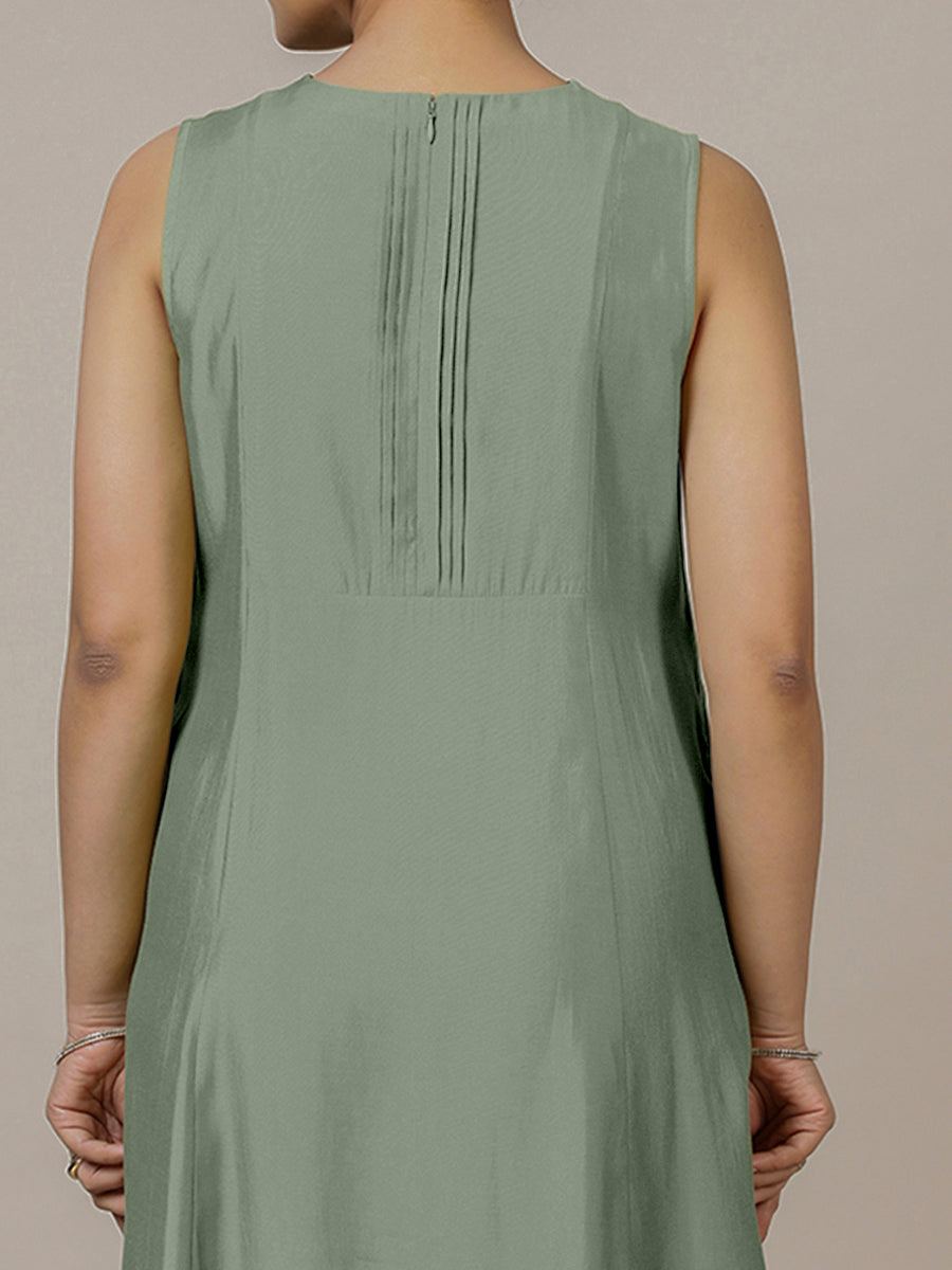 Sameera x Rozaana Kurta, in Green Viscose, featuring sleeveless and jewel neckline, made for daily & work (view 3).