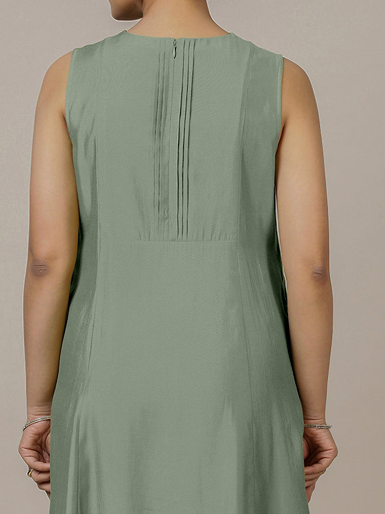 Sameera x Rozaana Kurta, in Green Viscose, featuring sleeveless and jewel neckline, made for daily & work (view 3).