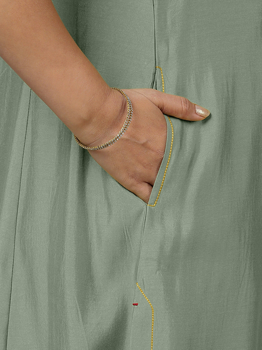 Sameera x Rozaana Kurta, in Green Viscose, featuring sleeveless and jewel neckline, made for daily & work (view 4).