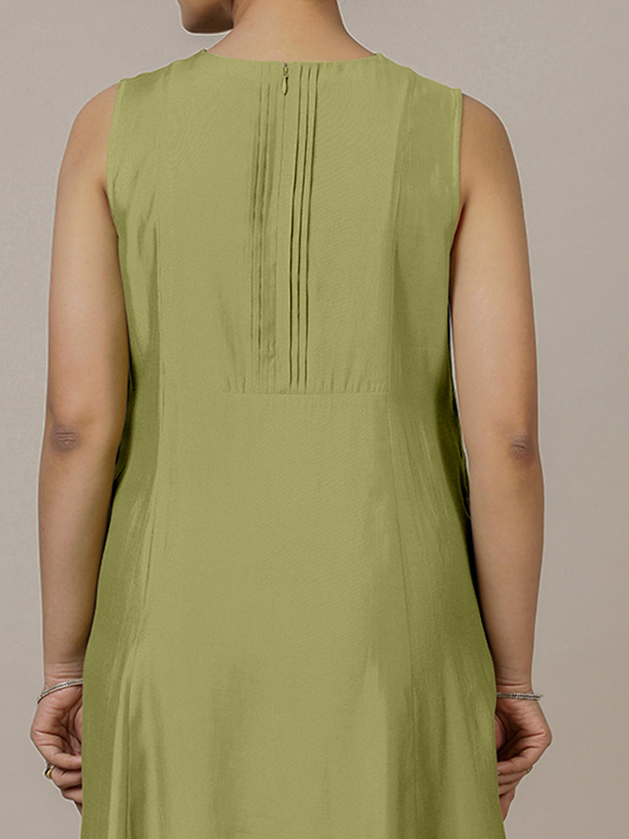 Sameera x Rozaana Kurta, in Green Viscose, featuring sleeveless and jewel neckline, made for daily & work (view 3).