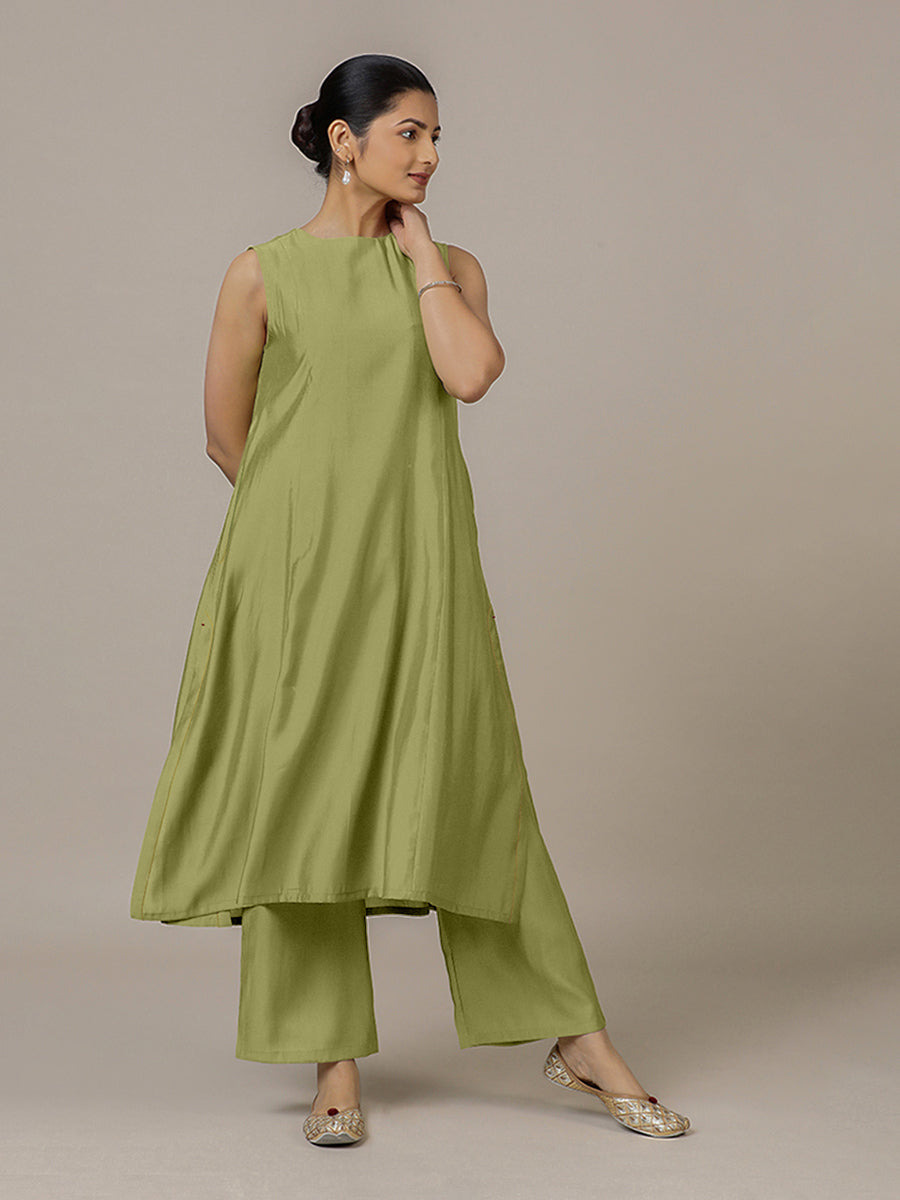 Sameera x Rozaana Kurta, in Green Viscose, featuring sleeveless and jewel neckline, made for daily & work (view 8).