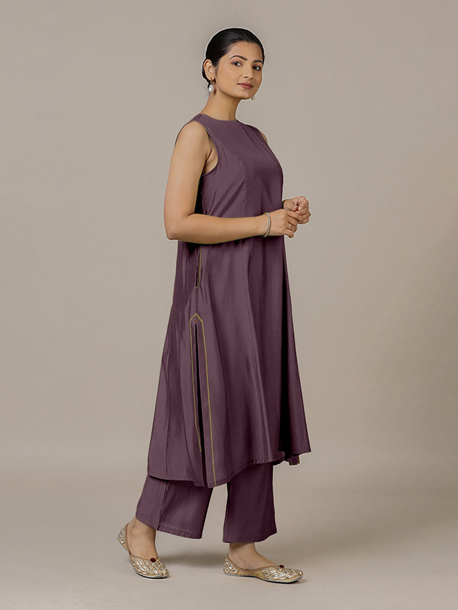 Sameera x Rozaana Kurta, in Purple Viscose, featuring sleeveless and jewel neckline, made for daily & work (view 8).