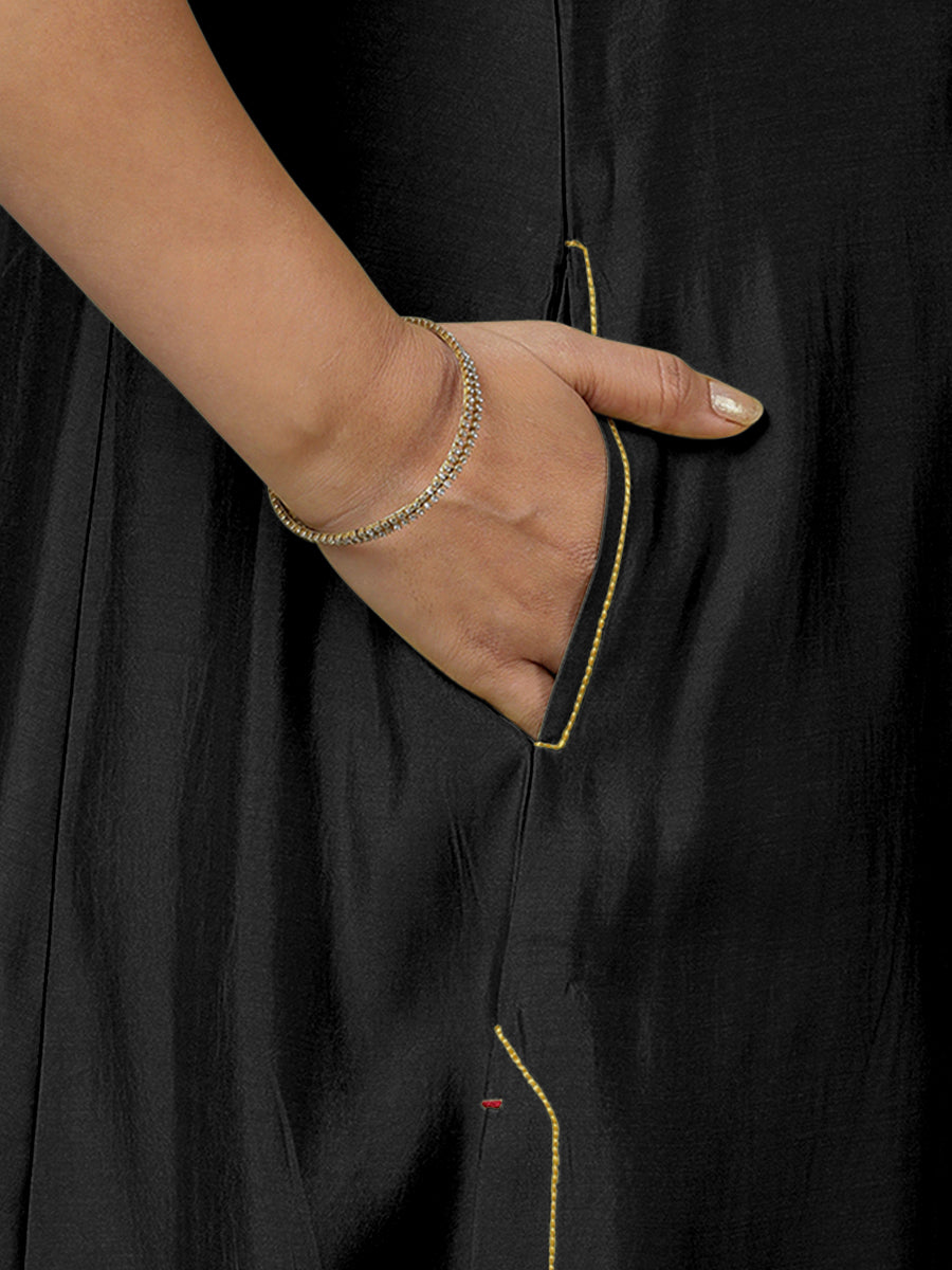 Sameera x Rozaana Kurta, in Black Viscose, featuring sleeveless and jewel neckline, made for daily & work (view 4).