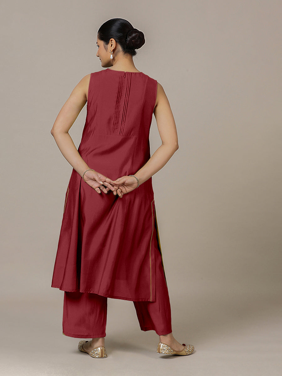 Sameera x Rozaana Kurta, in Red Viscose, featuring sleeveless and jewel neckline, made for daily & work (view 2).