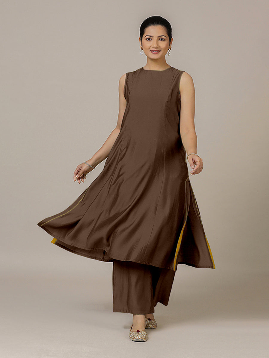 Sameera x Rozaana Kurta, in Brown Viscose, featuring sleeveless and jewel neckline, made for daily & work (view 6).