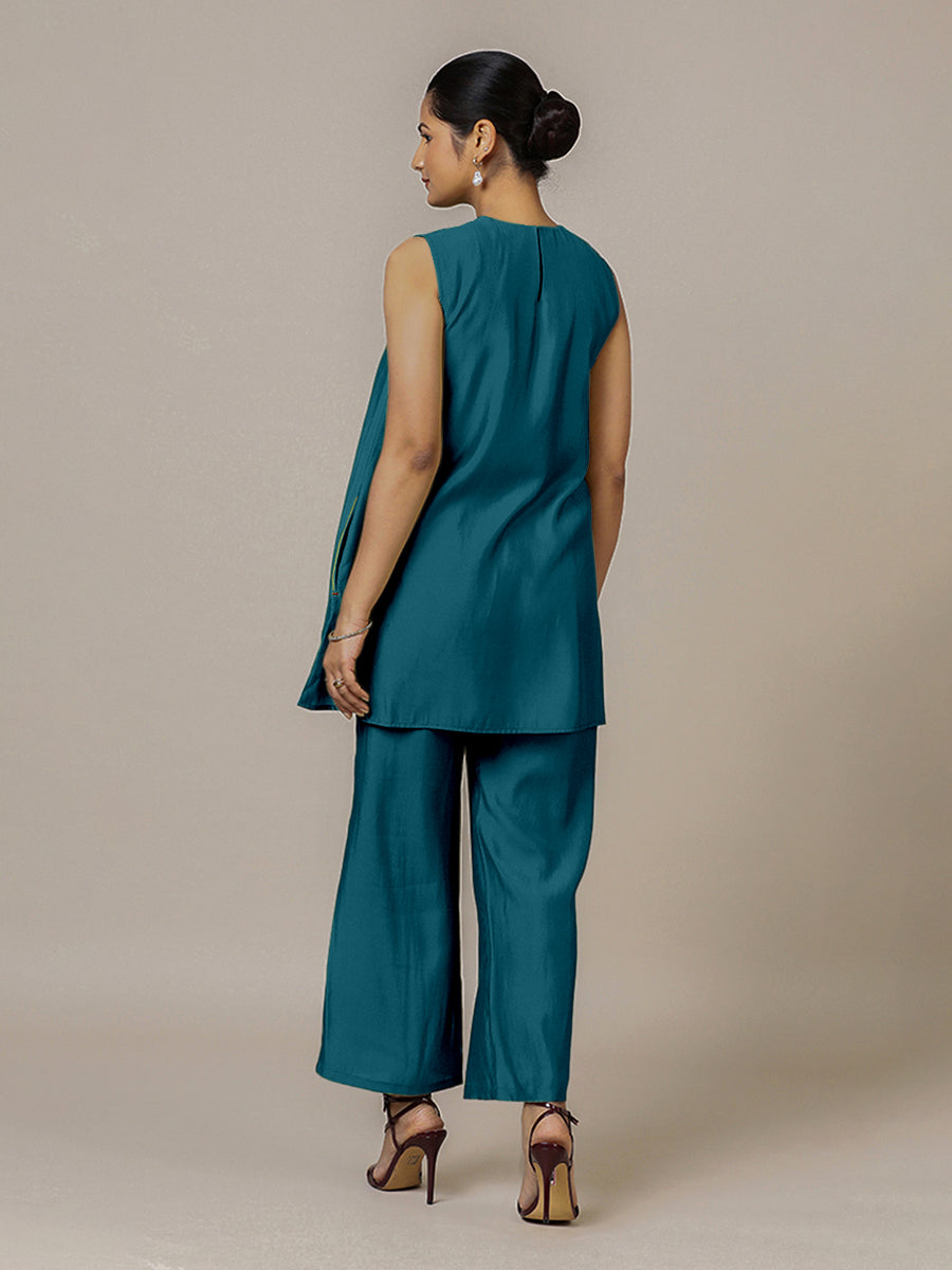 Sana x Rozaana Kurta, in Blue Viscose, featuring sleeveless and jewel neckline, made for daily & work (view 2).