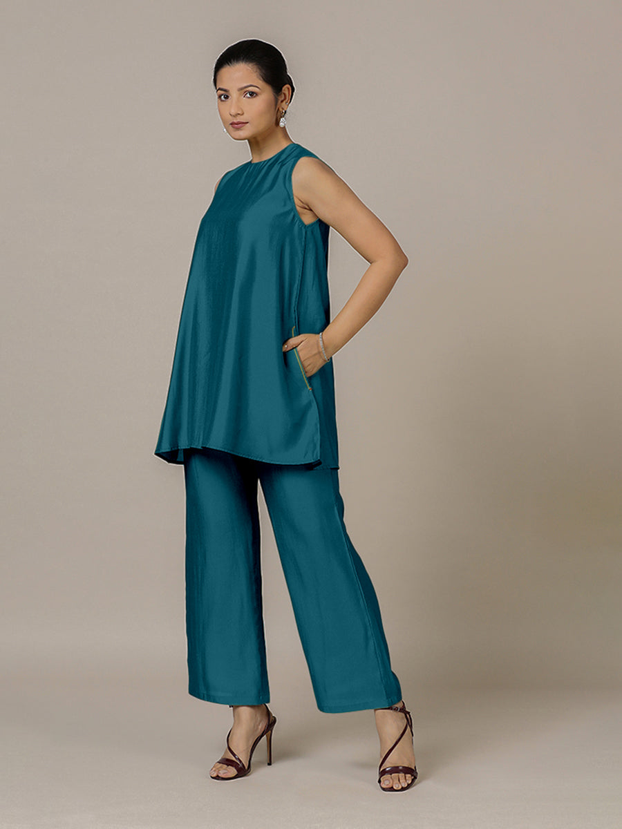 Sana x Rozaana Kurta, in Blue Viscose, featuring sleeveless and jewel neckline, made for daily & work (view 6).