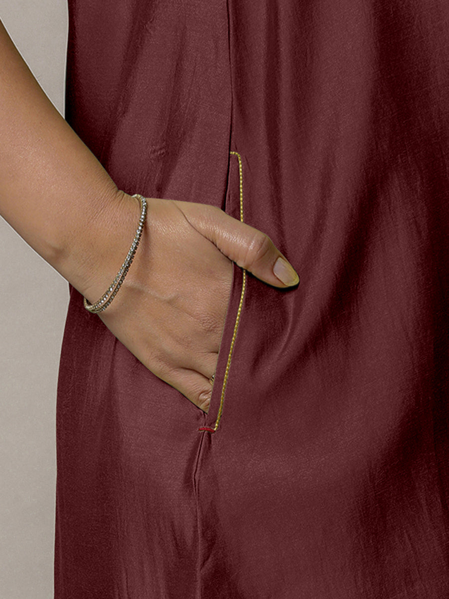 Sana x Rozaana Kurta, in Maroon Viscose, featuring sleeveless and jewel neckline, made for daily & work (view 3).