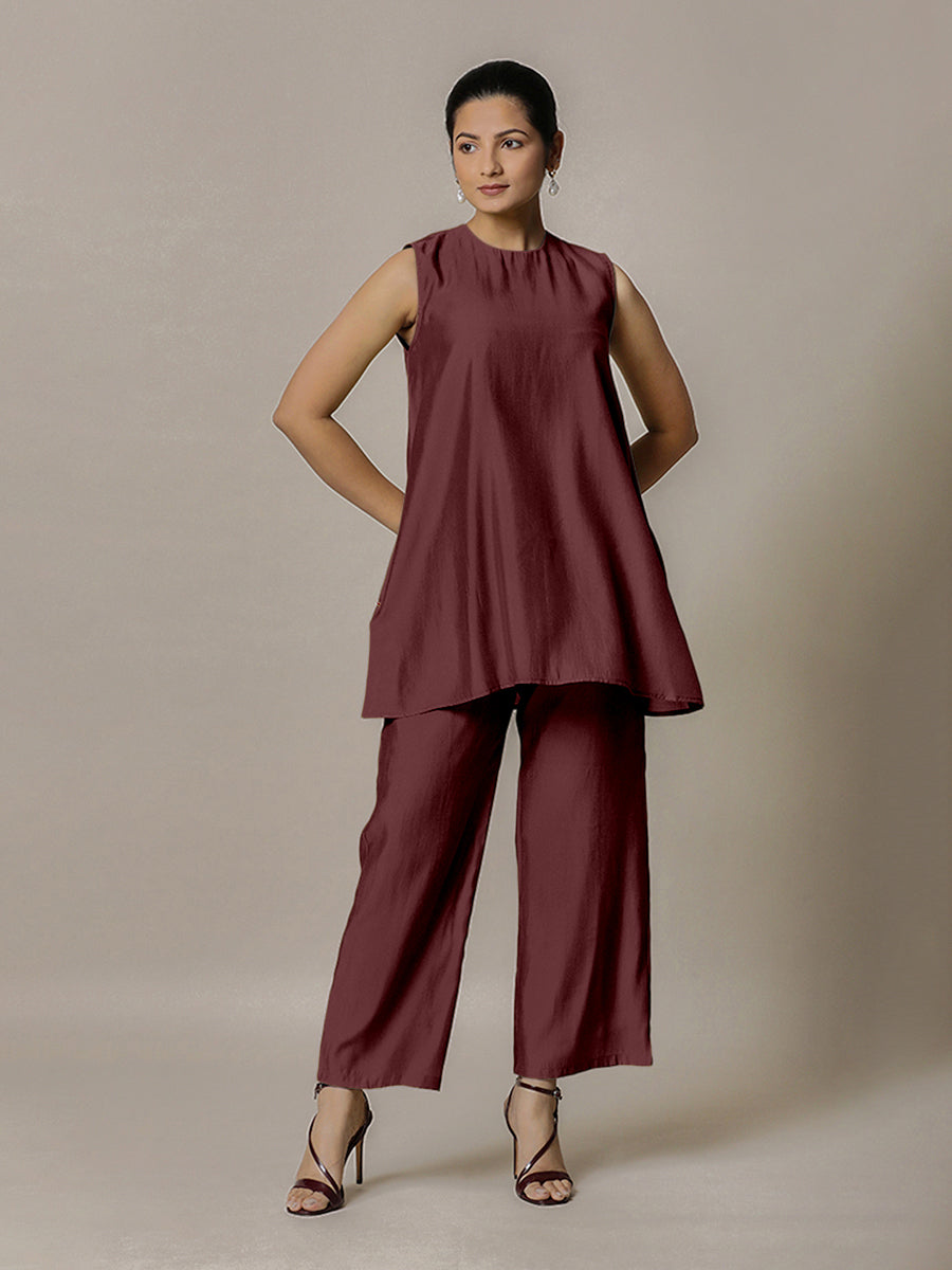 Sana x Rozaana Kurta, in Maroon Viscose, featuring sleeveless and jewel neckline, made for daily & work (view 8).