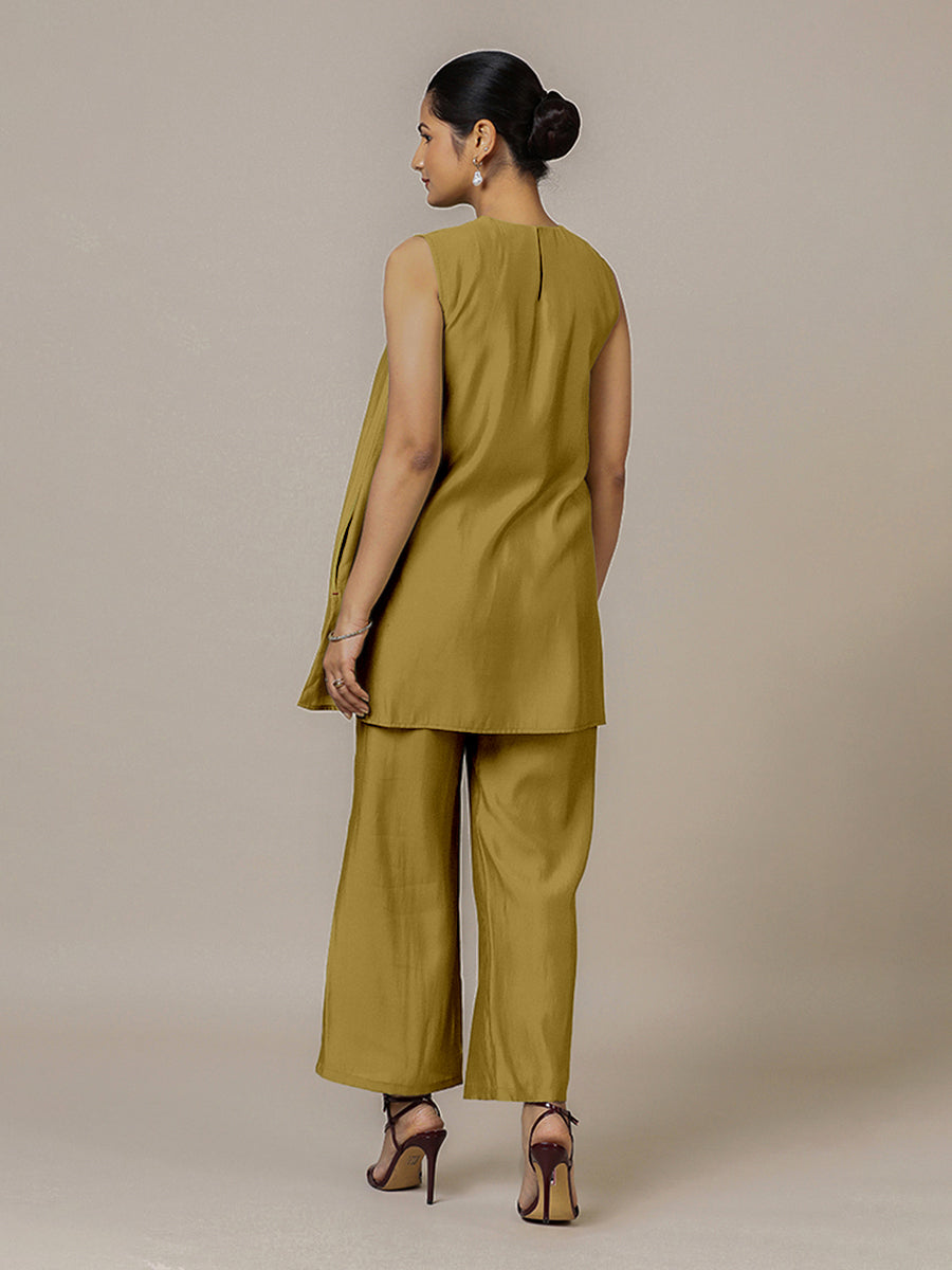 Sana x Rozaana Kurta, in Yellow Viscose, featuring sleeveless and jewel neckline, made for daily & work (view 2).