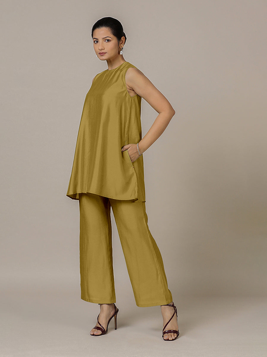 Sana x Rozaana Kurta, in Yellow Viscose, featuring sleeveless and jewel neckline, made for daily & work (view 6).