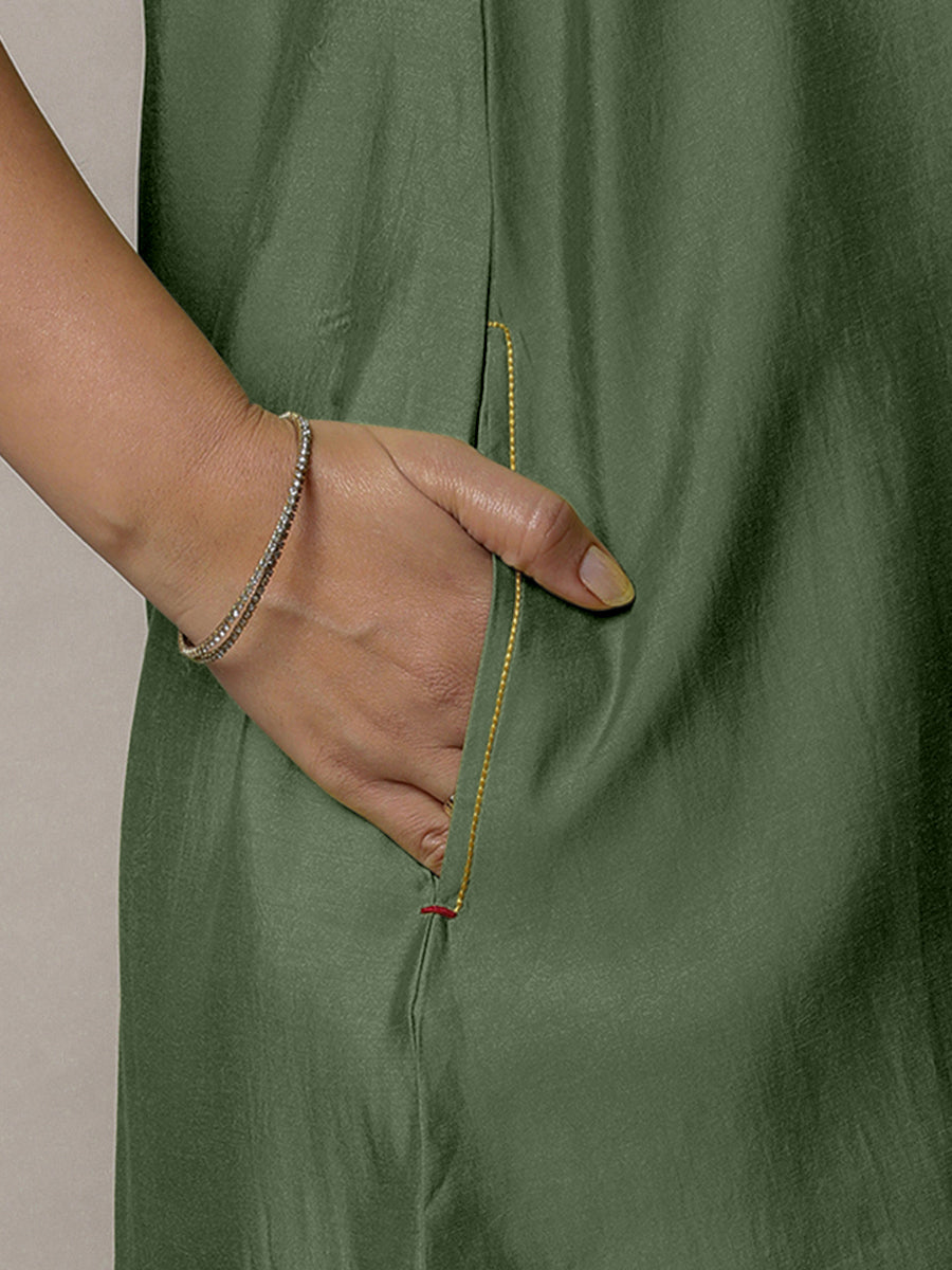 Sana x Rozaana Kurta, in Green Viscose, featuring sleeveless and jewel neckline, made for daily & work (view 3).