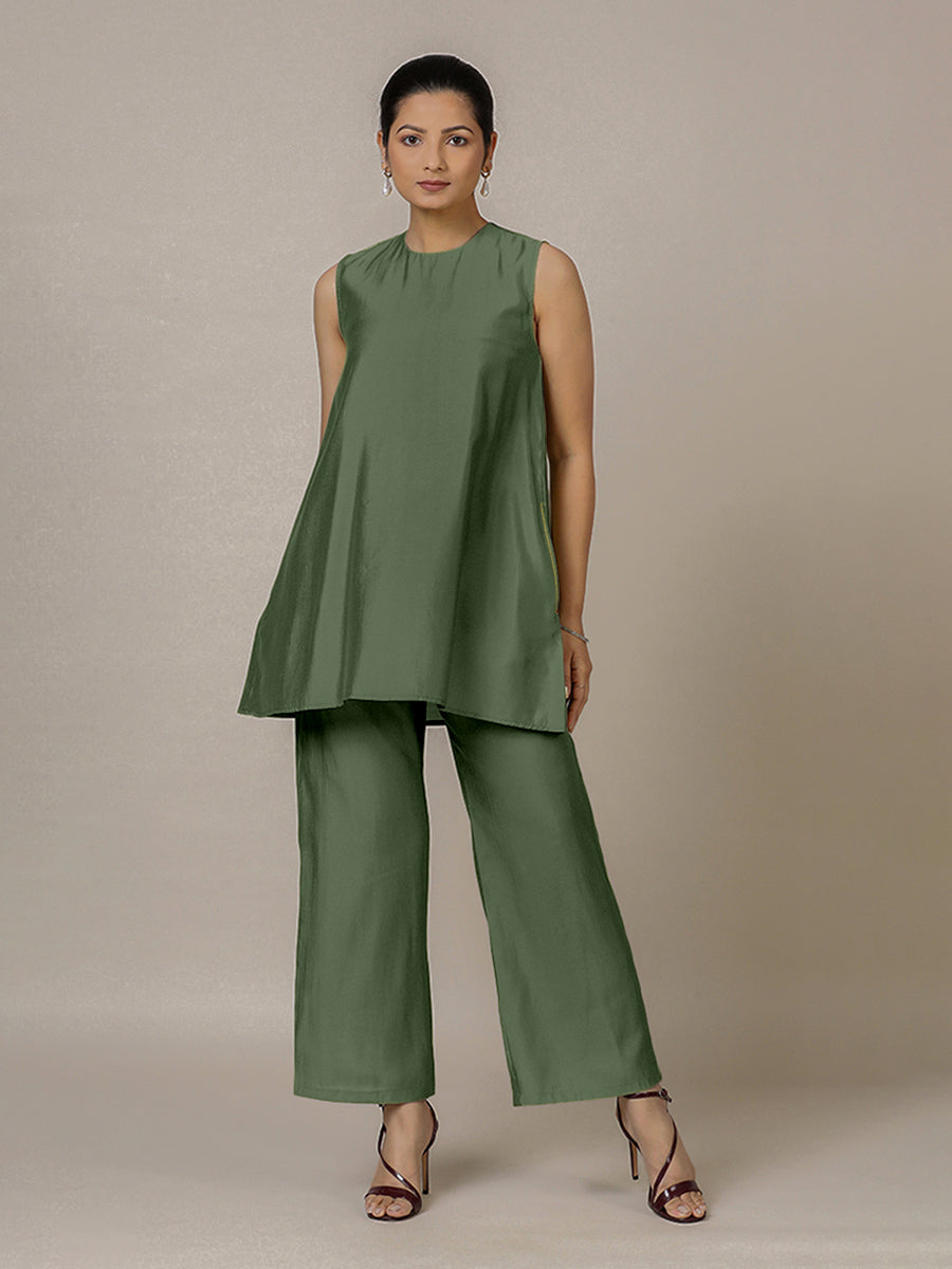 Sana x Rozaana Kurta, in Green Viscose, featuring sleeveless and jewel neckline, made for daily & work (view 8).