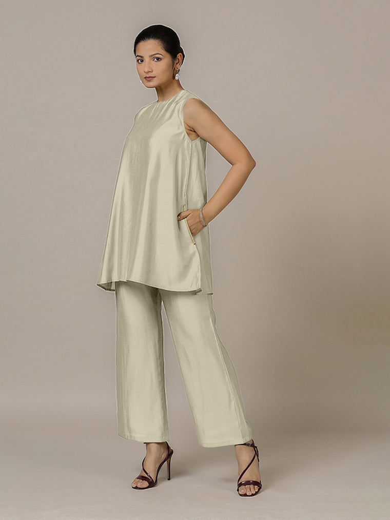 Sana x Rozaana Kurta, in Cream Viscose, featuring sleeveless and jewel neckline, made for daily & work.