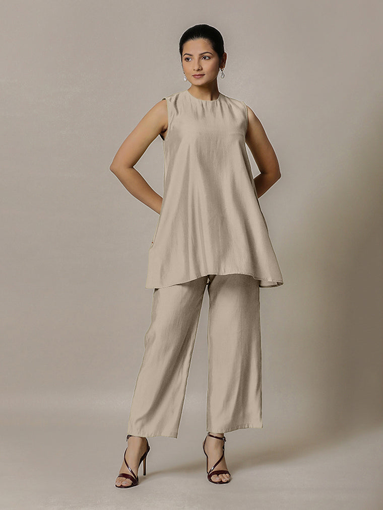 Sana x Rozaana Kurta, in Grey Viscose, featuring sleeveless and jewel neckline, made for daily & work.