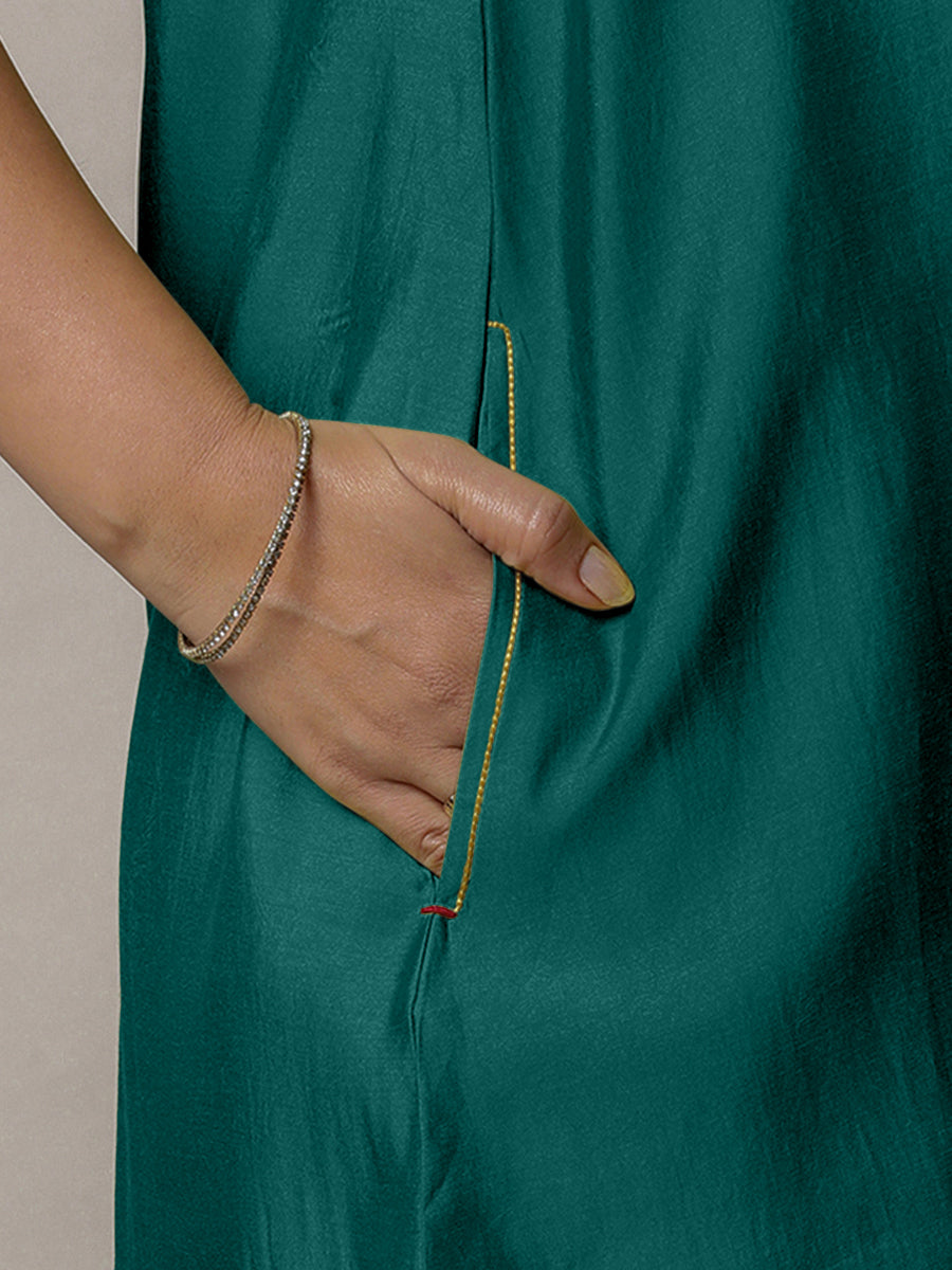 Sana x Rozaana Kurta, in Green Viscose, featuring sleeveless and jewel neckline, made for daily & work (view 3).