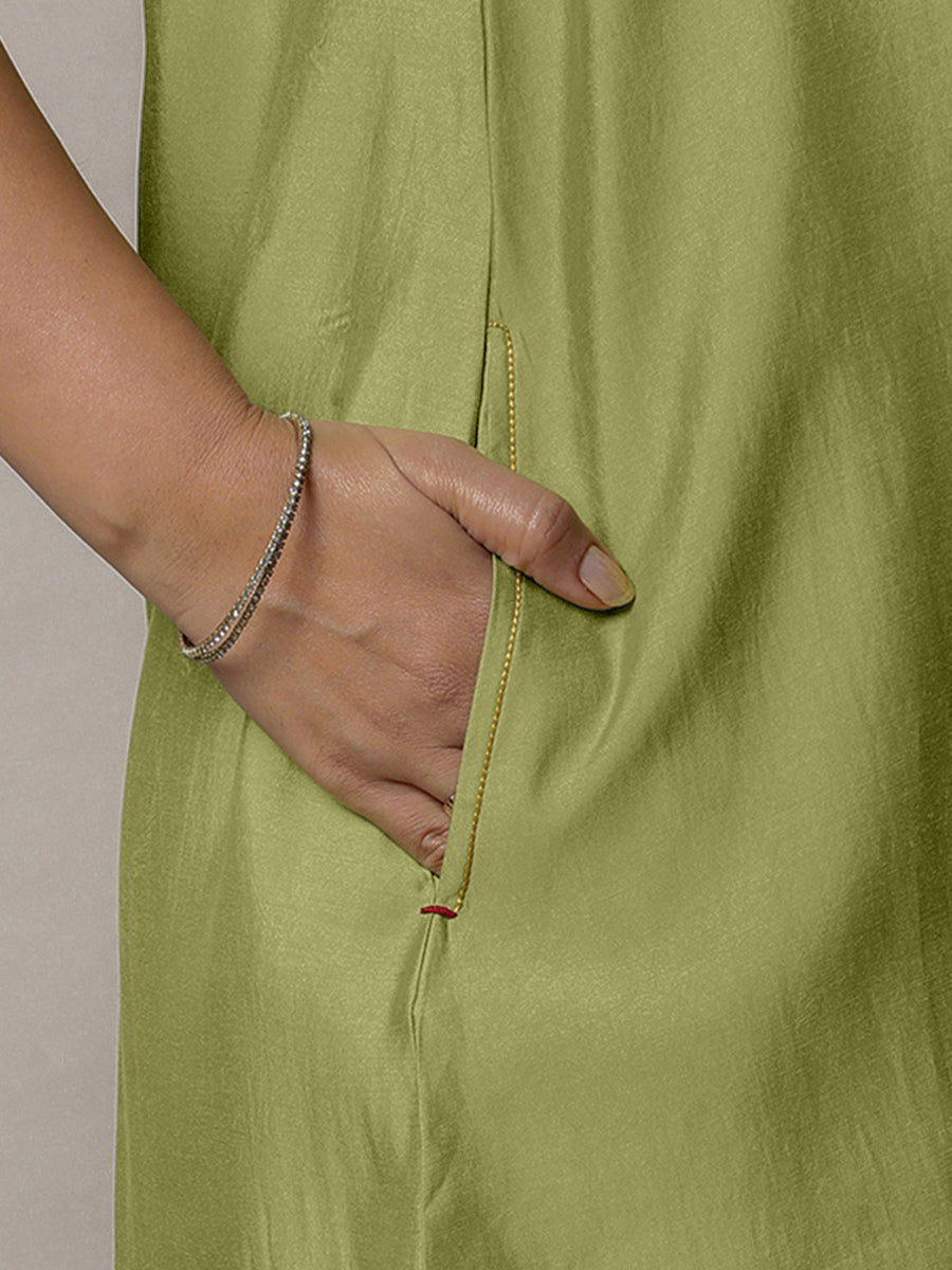 Sana x Rozaana Kurta, in Green Viscose, featuring sleeveless and jewel neckline, made for daily & work (view 3).