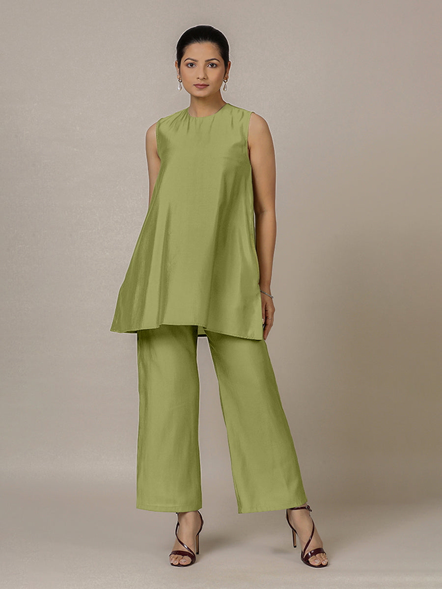 Sana x Rozaana Kurta, in Green Viscose, featuring sleeveless and jewel neckline, made for daily & work (view 8).