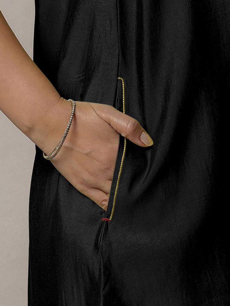 Sana x Rozaana Kurta, in Black Viscose, featuring sleeveless and jewel neckline, made for daily & work (view 3).
