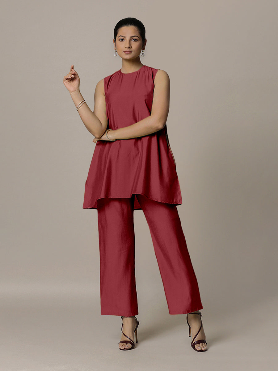 Sana x Rozaana Kurta, in Red Viscose, featuring sleeveless and jewel neckline, made for daily & work.