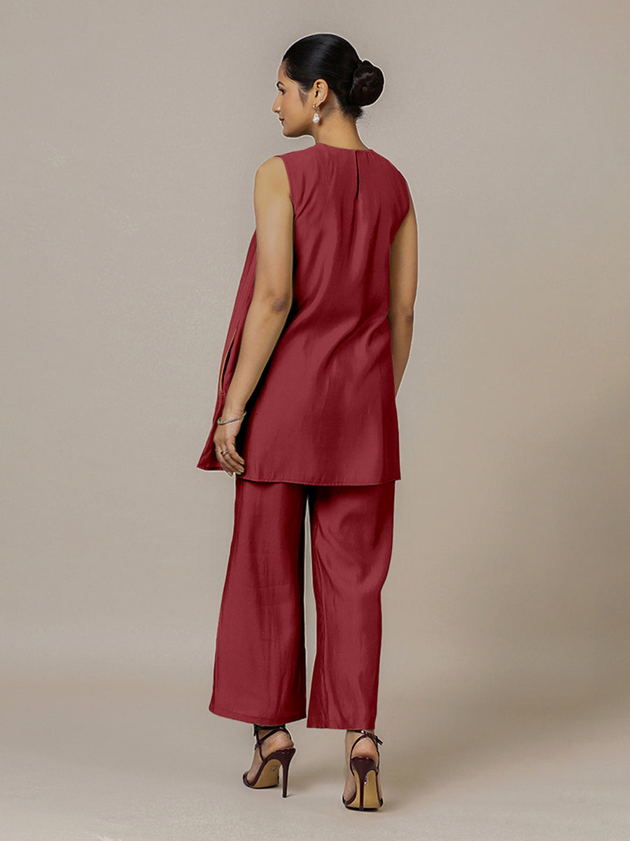 Sana x Rozaana Kurta, in Red Viscose, featuring sleeveless and jewel neckline, made for daily & work (view 2).