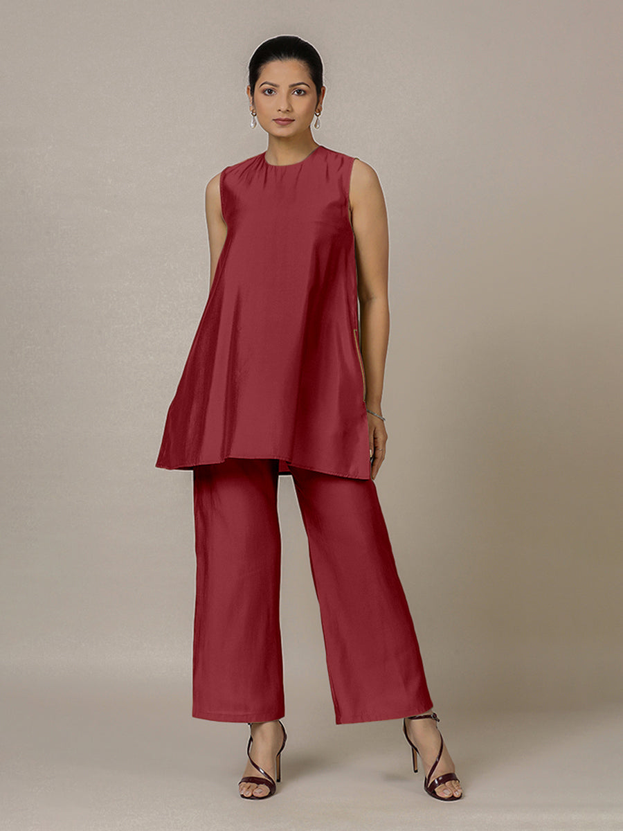 Sana x Rozaana Kurta, in Red Viscose, featuring sleeveless and jewel neckline, made for daily & work (view 8).