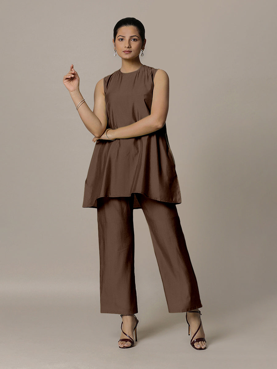 Sana x Rozaana Kurta, in Brown Viscose, featuring sleeveless and jewel neckline, made for daily & work (view 5).