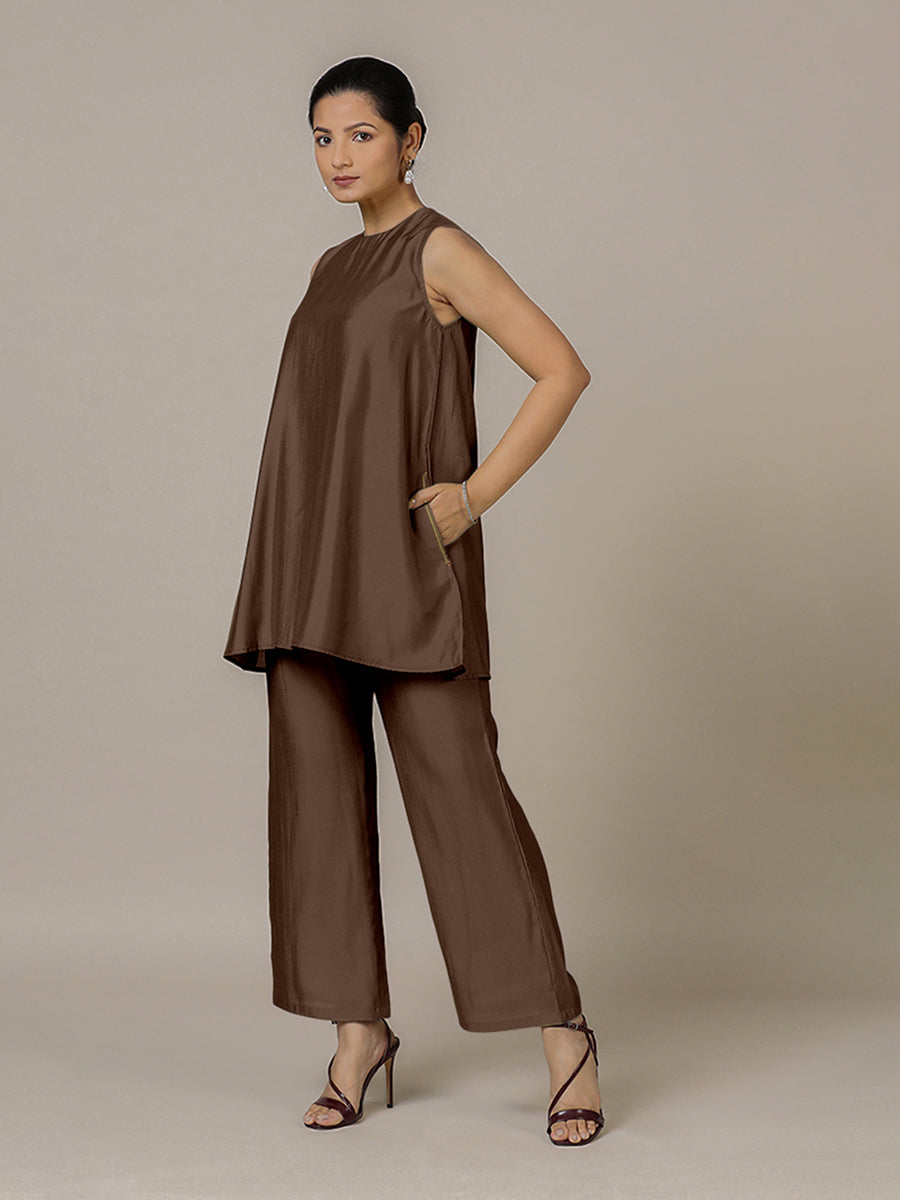 Sana x Rozaana Kurta, in Brown Viscose, featuring sleeveless and jewel neckline, made for daily & work (view 8).