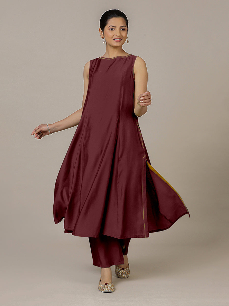 Sarah x Rozaana Kurta, in Maroon Viscose, featuring sleeveless and boat neckline, made for daily & work.