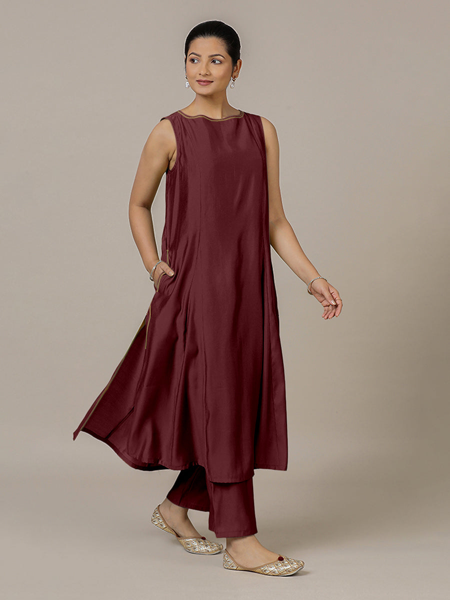 Sarah x Rozaana Kurta, in Maroon Viscose, featuring sleeveless and boat neckline, made for daily & work (view 8).