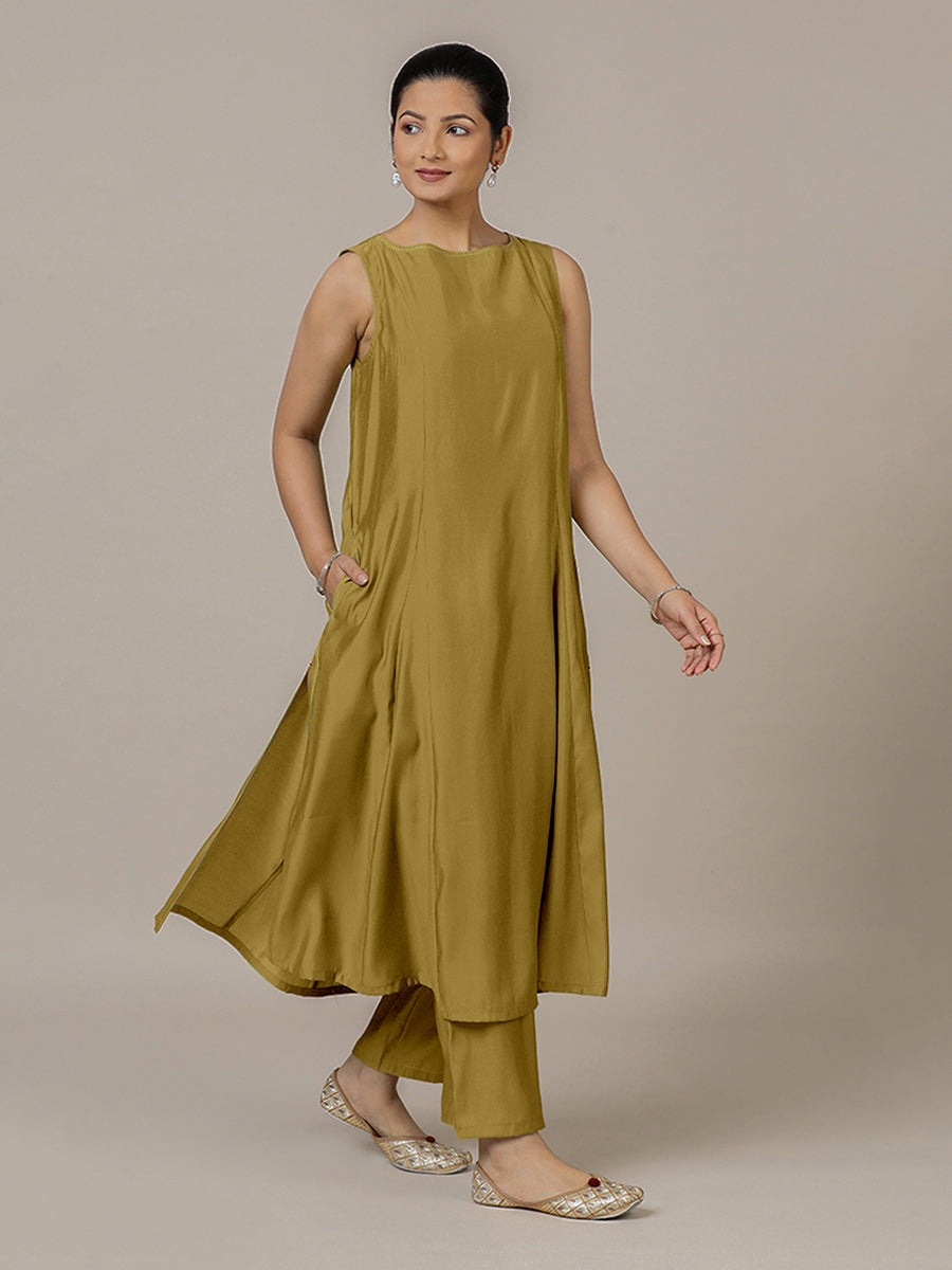 Sarah x Rozaana Kurta, in Yellow Viscose, featuring sleeveless and boat neckline, made for daily & work (view 8).