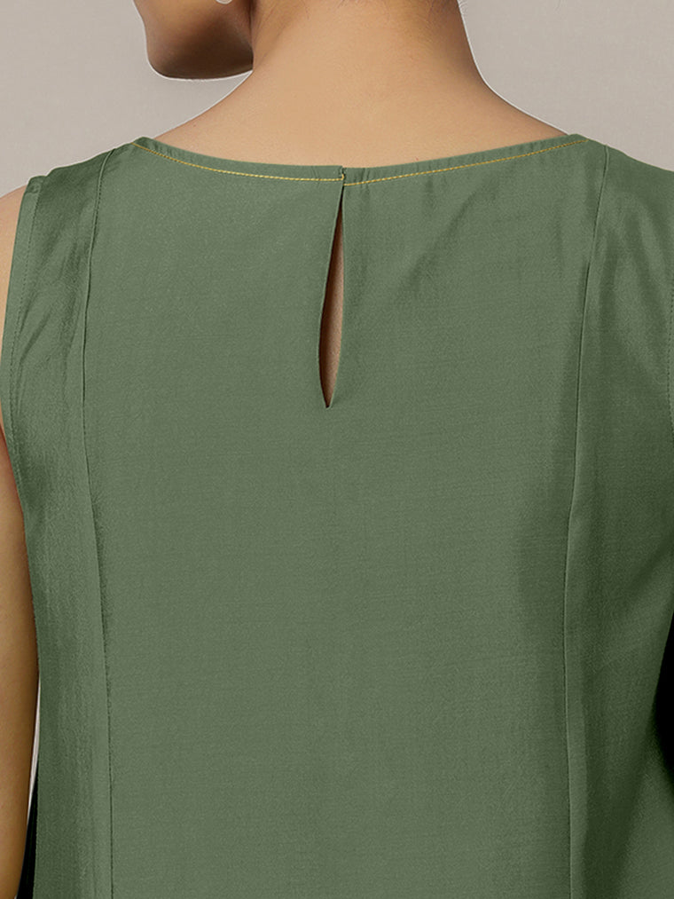 Sarah x Rozaana Kurta, in Green Viscose, featuring sleeveless and boat neckline, made for daily & work (view 3).