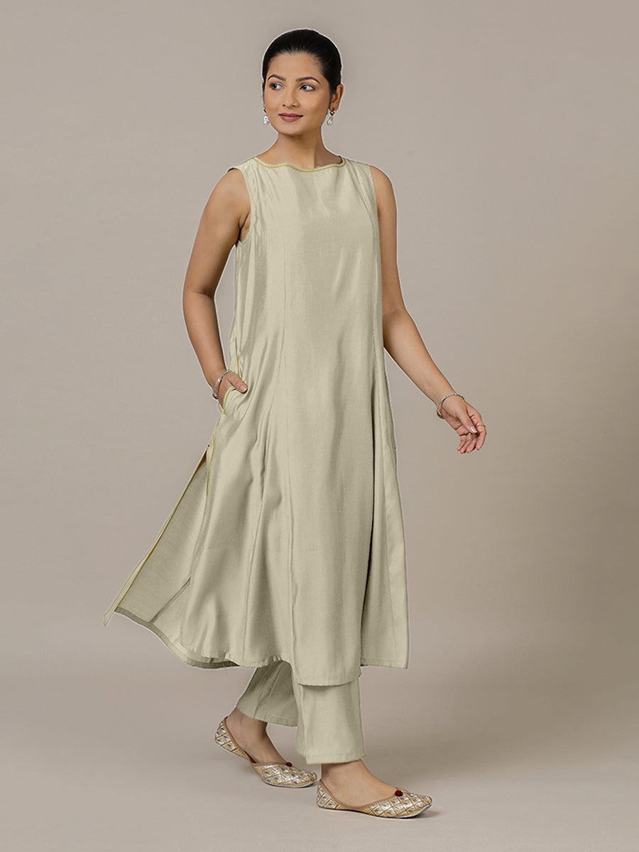 Sarah x Rozaana Kurta, in Cream Viscose, featuring sleeveless and boat neckline, made for daily & work (view 8).