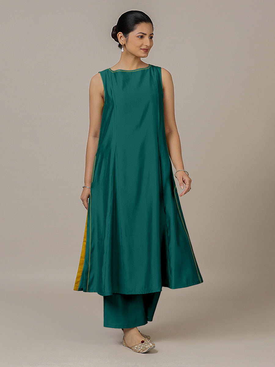 Sarah x Rozaana Kurta, in Green Viscose, featuring sleeveless and boat neckline, made for daily & work (view 8).