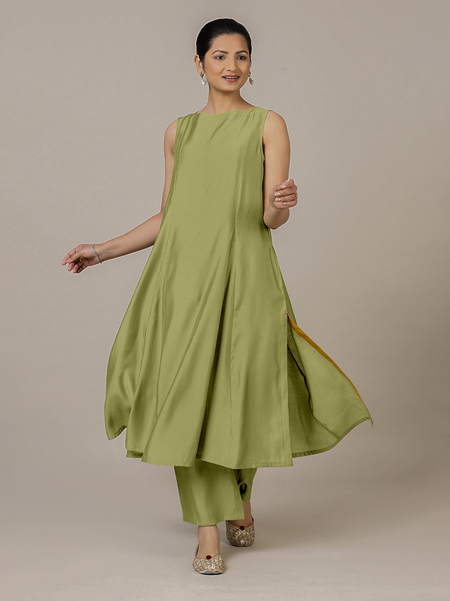Sarah x Rozaana Kurta, in Green Viscose, featuring sleeveless and boat neckline, made for daily & work (view 5).