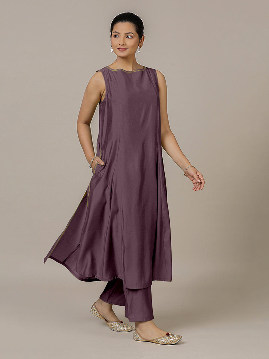 Sarah x Rozaana Kurta, in Purple Viscose, featuring sleeveless and boat neckline, made for daily & work (view 8).