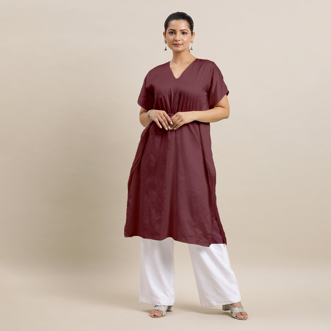 Siya x Rozaana Kurta, in Maroon Viscose, featuring elbow sleeves and v-neckline, made for daily & work (view 7).