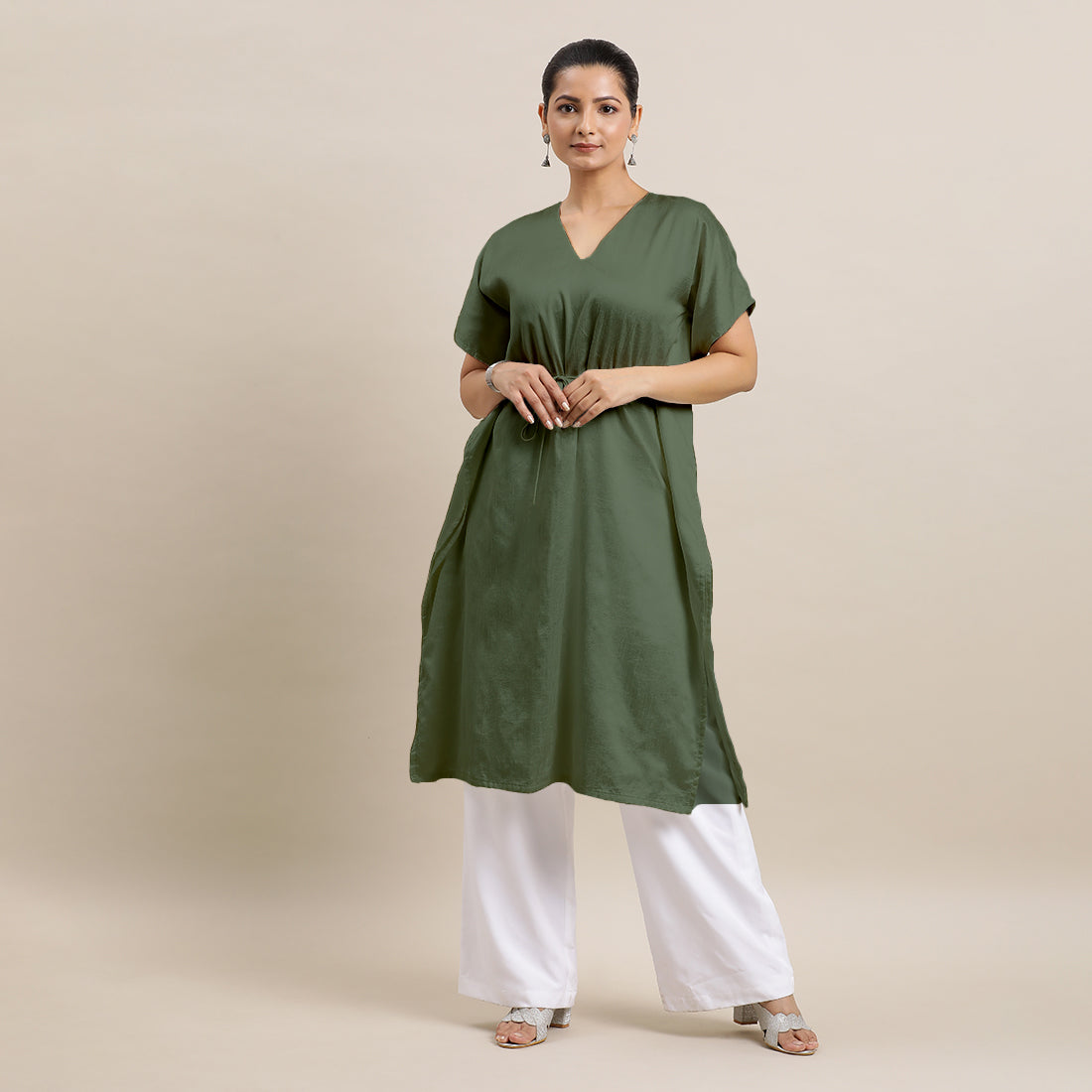 Siya x Rozaana Kurta, in Green Viscose, featuring elbow sleeves and v-neckline, made for daily & work.