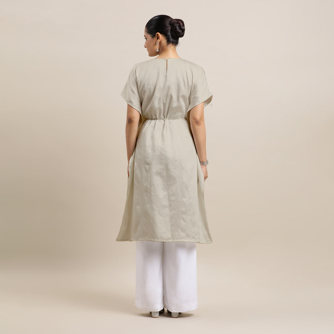 Siya x Rozaana Kurta, in Grey Viscose, featuring elbow sleeves and v-neckline, made for daily & work (view 2).