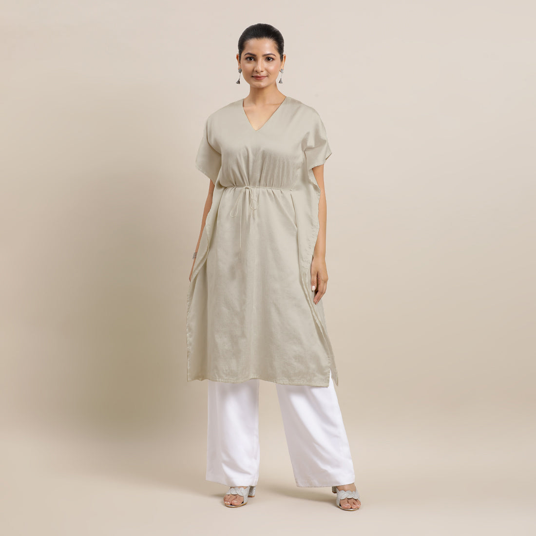 Siya x Rozaana Kurta, in Grey Viscose, featuring elbow sleeves and v-neckline, made for daily & work (view 3).