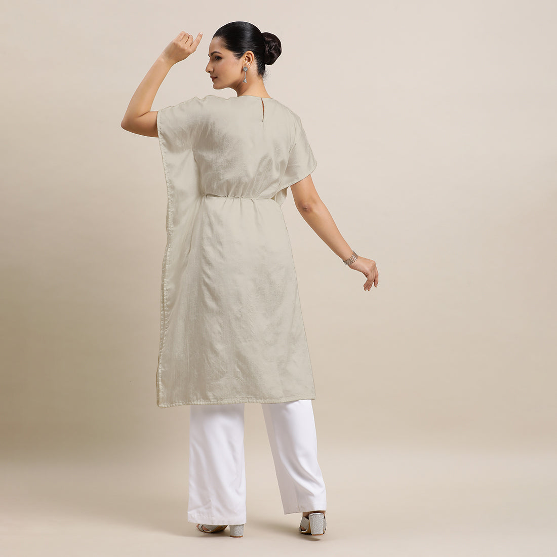 Siya x Rozaana Kurta, in Grey Viscose, featuring elbow sleeves and v-neckline, made for daily & work (view 5).