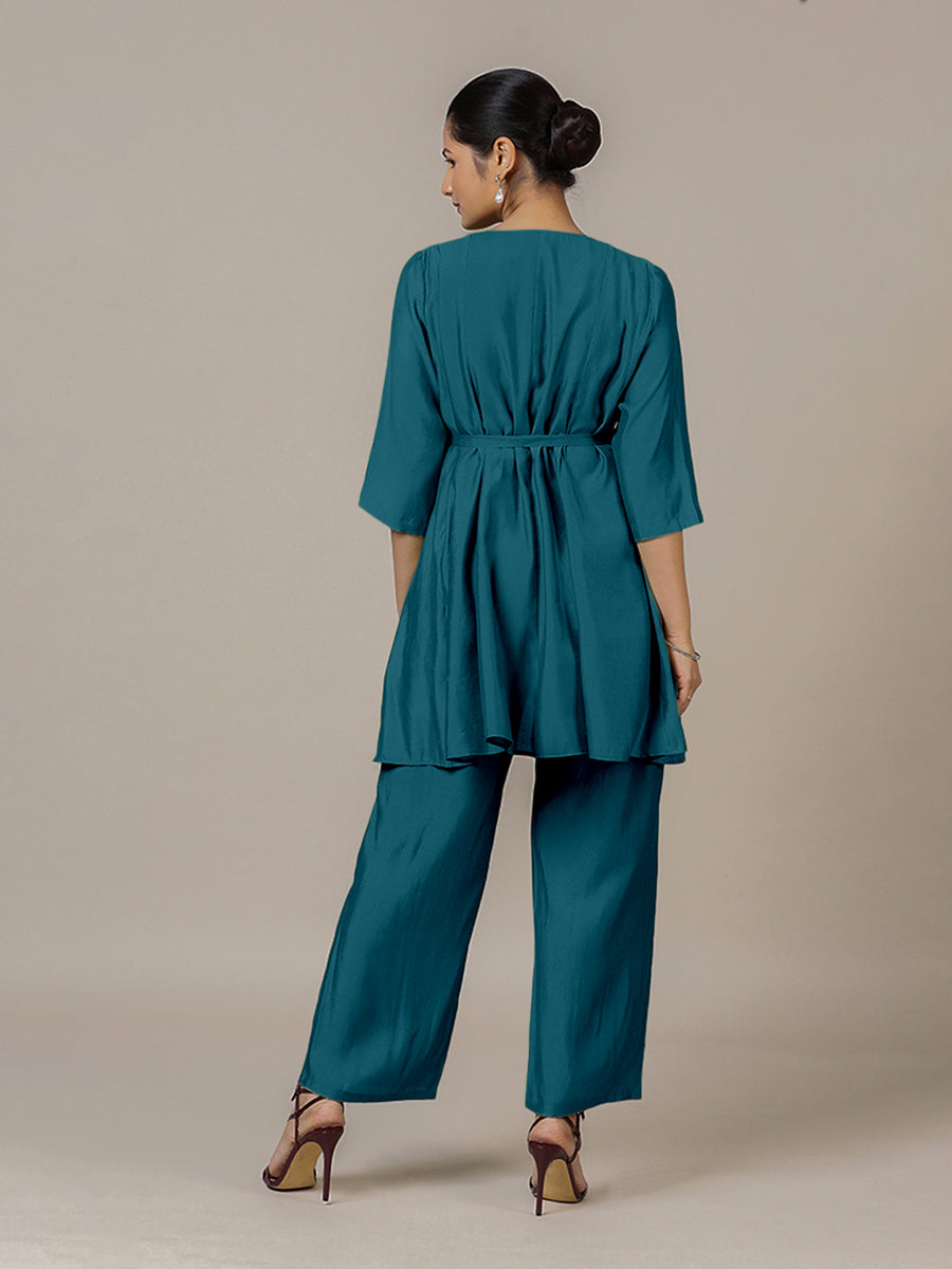 Tuhi x Rozaana Kurta, in Blue Viscose, featuring three quarter sleeves and v-neckline, made for daily & work (view 2).
